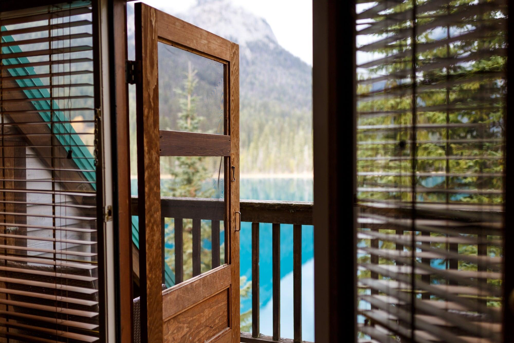 Emerald Lake Lodge Филд Екстериор снимка