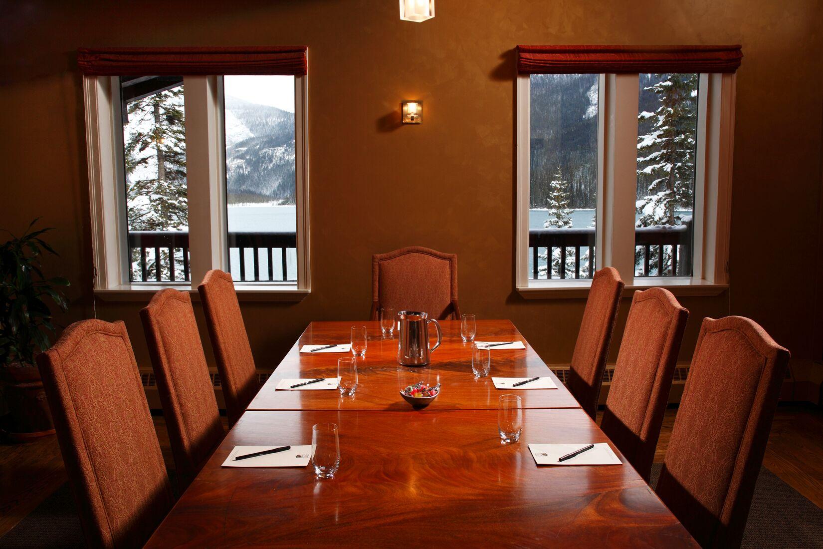 Emerald Lake Lodge Филд Екстериор снимка
