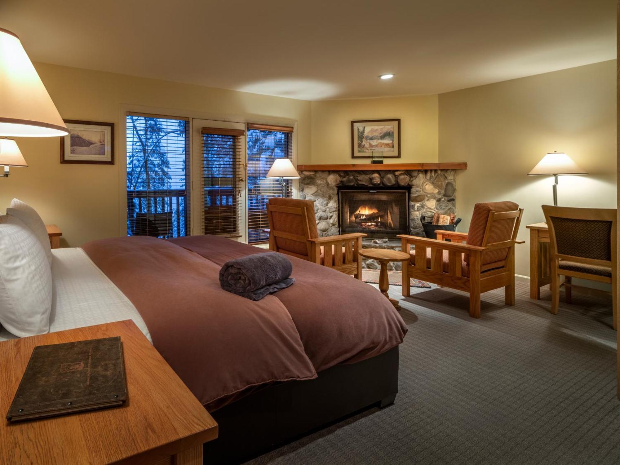 Emerald Lake Lodge Филд Екстериор снимка