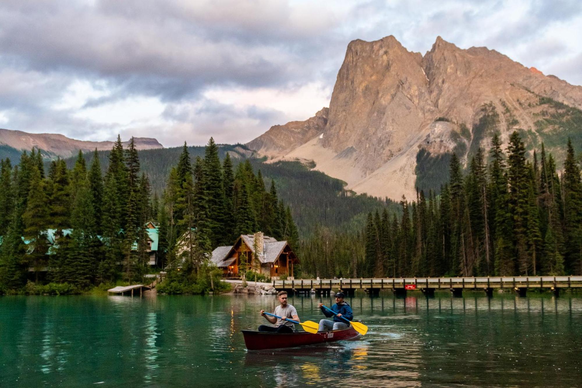 Emerald Lake Lodge Филд Екстериор снимка