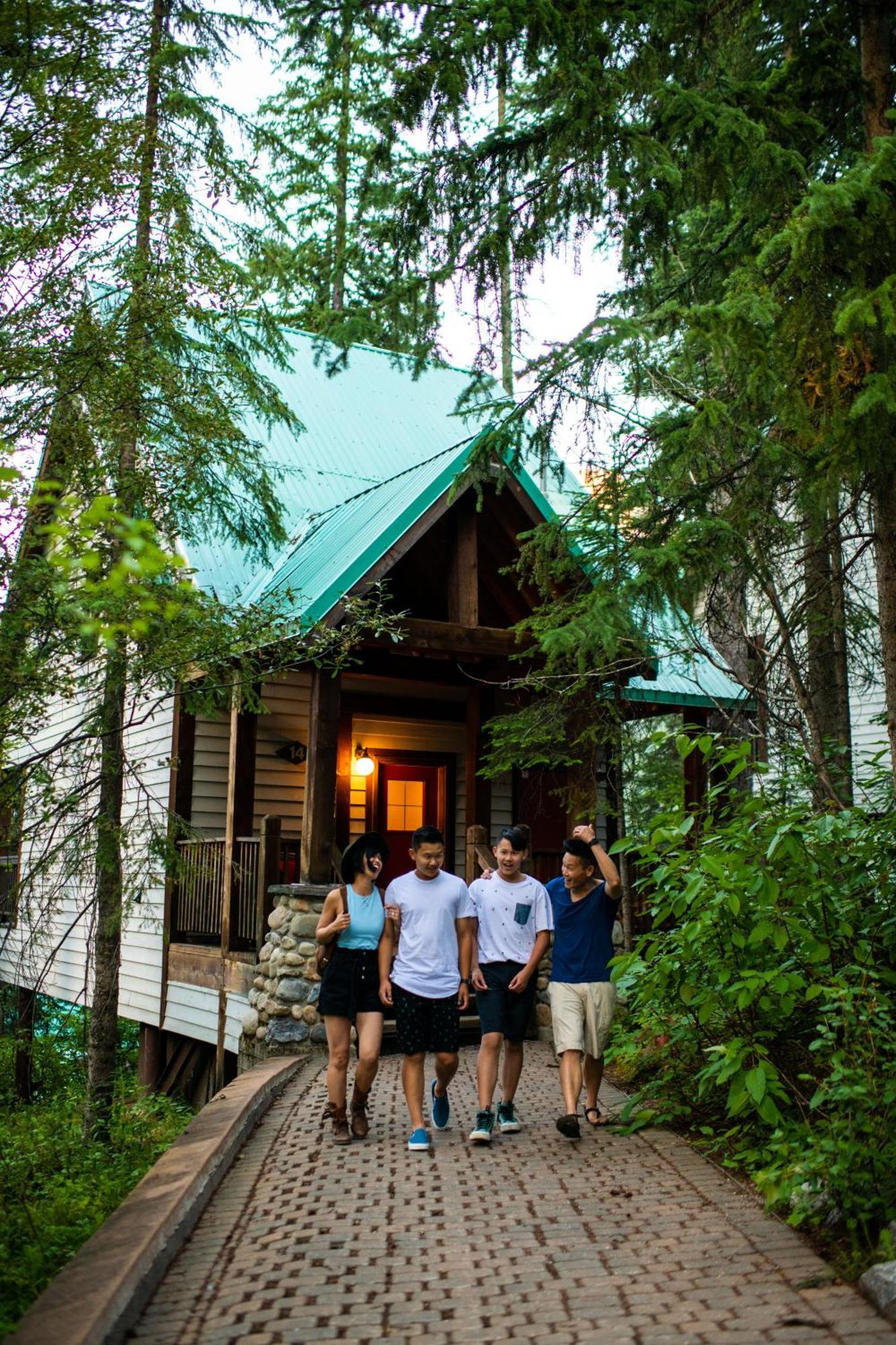 Emerald Lake Lodge Филд Екстериор снимка