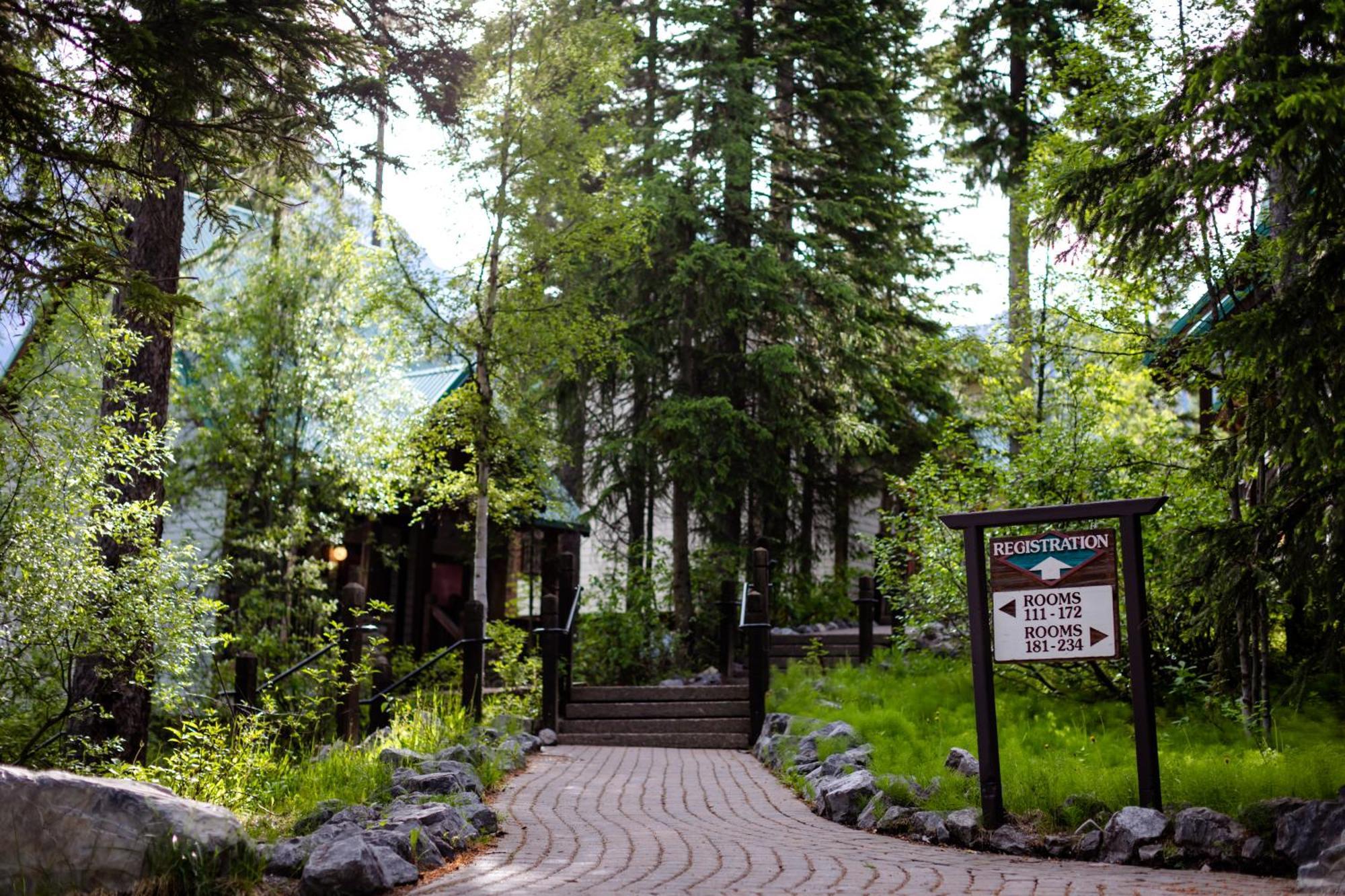 Emerald Lake Lodge Филд Екстериор снимка